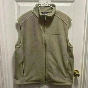 Columbia Mens Cathedral Peak II Fleece vest size XL